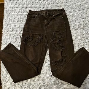 Size 4 American Eagle Mom Jeans. High wasted.